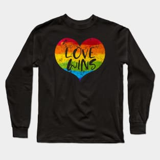 Love Wins LGBT Heart Rainbow Statement Long Sleeve T-Shirt